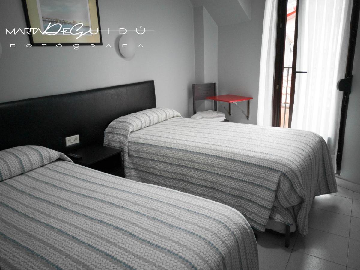 Pension La Mar Castro Urdiales Exterior photo